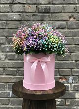 Цветочная композиция из Гипсофила и Розы в шляпной коробке в Ступино
