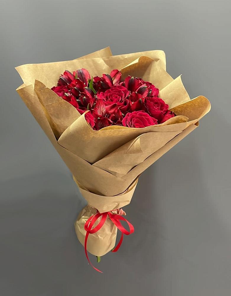 Букет цветов из: Альстромерии и Розы в Ступино