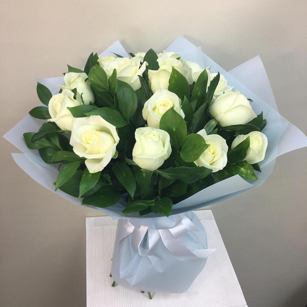 Букет 15 Белых роз Проуд в Ступино