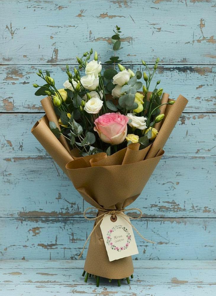 Букет цветов из: Розы и Лизиантусы в Ступино