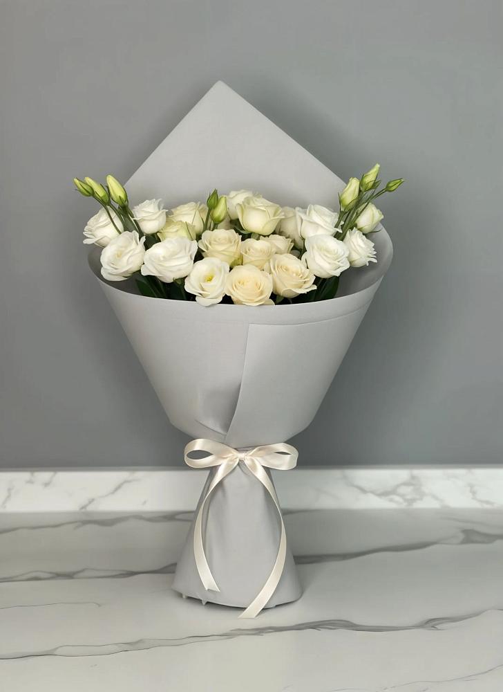 Букет цветов из: Розы и Лизиантусы в Ступино