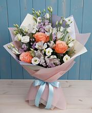 Букет цветов из:  Лизиантусы, Розы, Альстромерии и Гипсофила в Ступино
