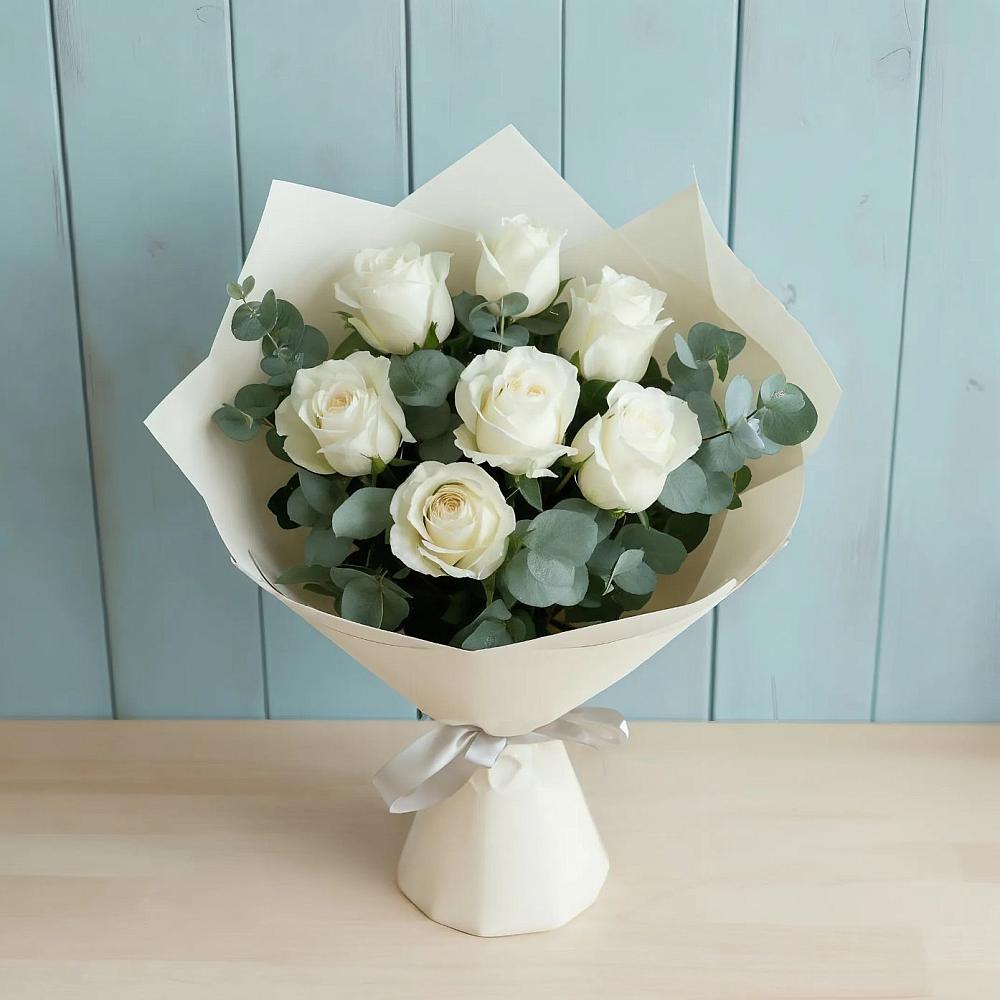 Букет Белые розы в Эвкалипте в Ступино