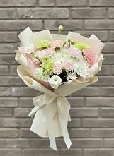 Букет цветов из:  Гвоздики, Розы, Лизиантусы и Хризантемы в Ступино