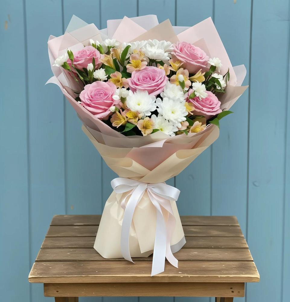 Букет цветов из: Гвоздики, Орхидеи и Розы в Ступино