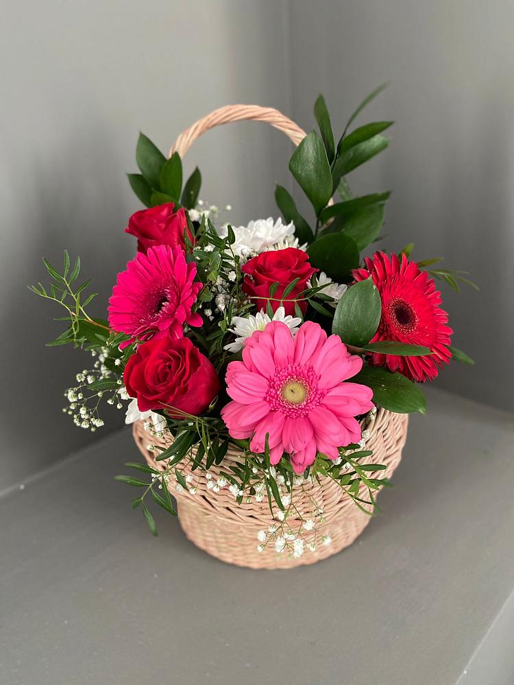 Цветочная композиция из Розы, Хризантемы и Герберы в корзине в Ступино