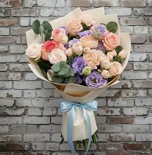 Букет цветов из:  Розы, Лизиантусы и Гвоздики в Ступино