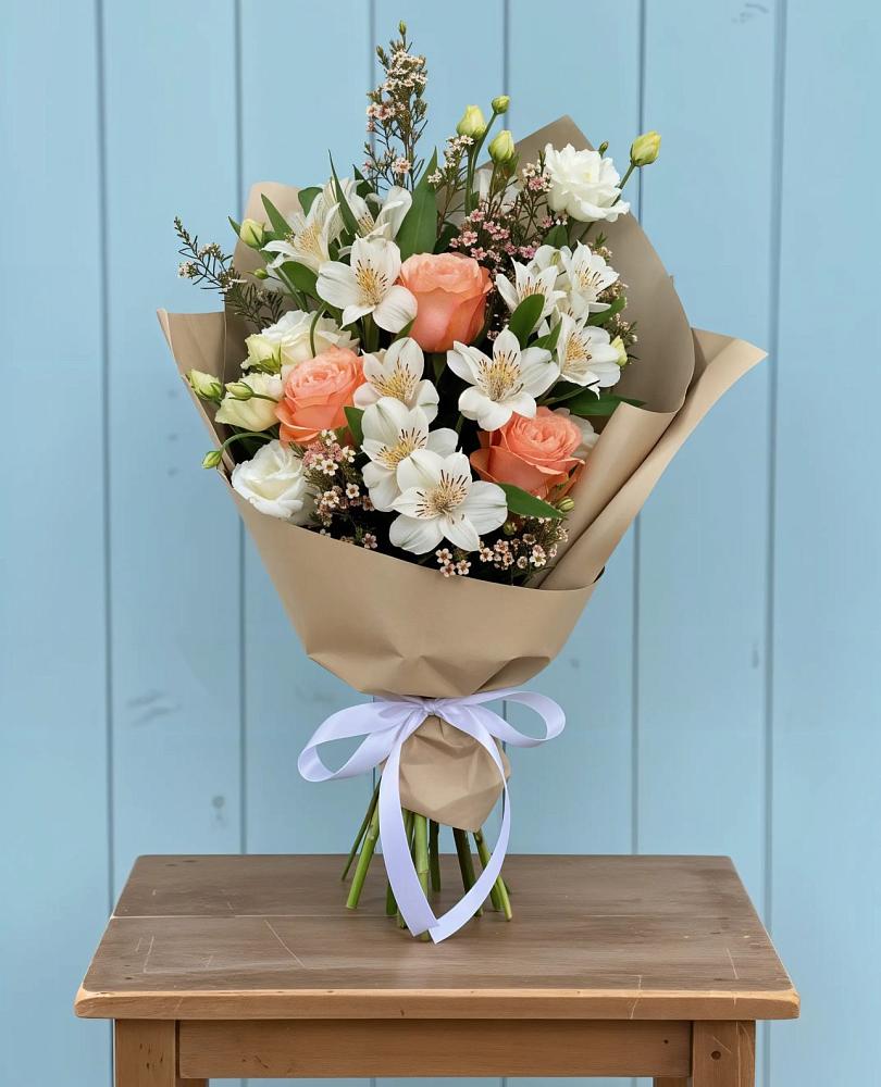 Букет цветов из: Альстромерии, Лизиантусы, Розы и Хризантемы в Ступино