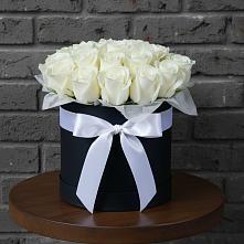 Цветочная композиция из Розы в шляпной коробке в Ступино